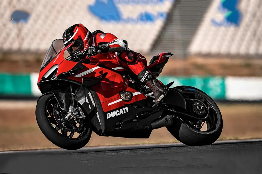 বিশ্বের শীর্ষ ৫টি দ্রুতগতির মোটরসাইকেল 7 Ducati Superleggera Performance 01 Video Full 1330x748 1