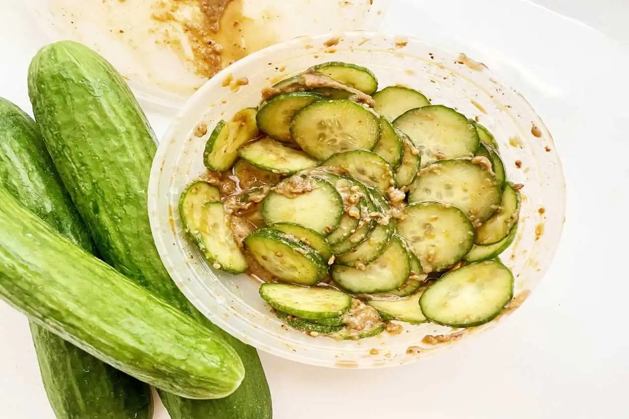 শসা যেভাবে ট্রেন্ডি হলো 7 TikToks cucumber salad guy mc 24