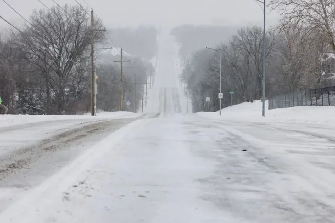 তুষারঝড়ে বিপর্যস্ত আমেরিকা 8 Snowfall USA