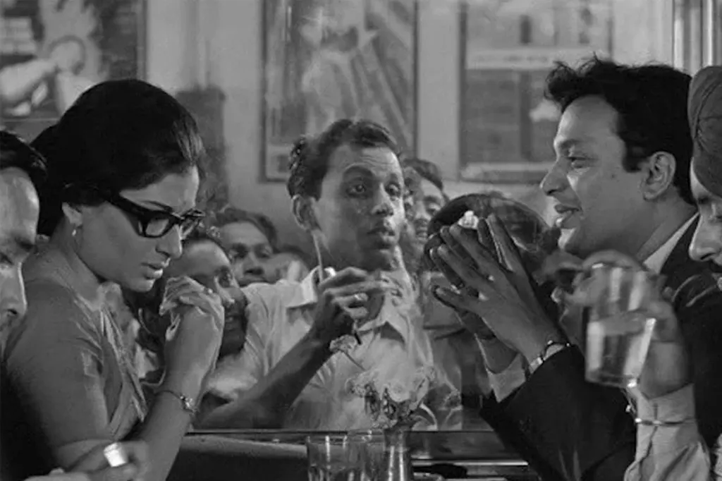 বড় পর্দায় ফিরল উত্তম কুমারের ‘নায়ক’ 6 nayak movie