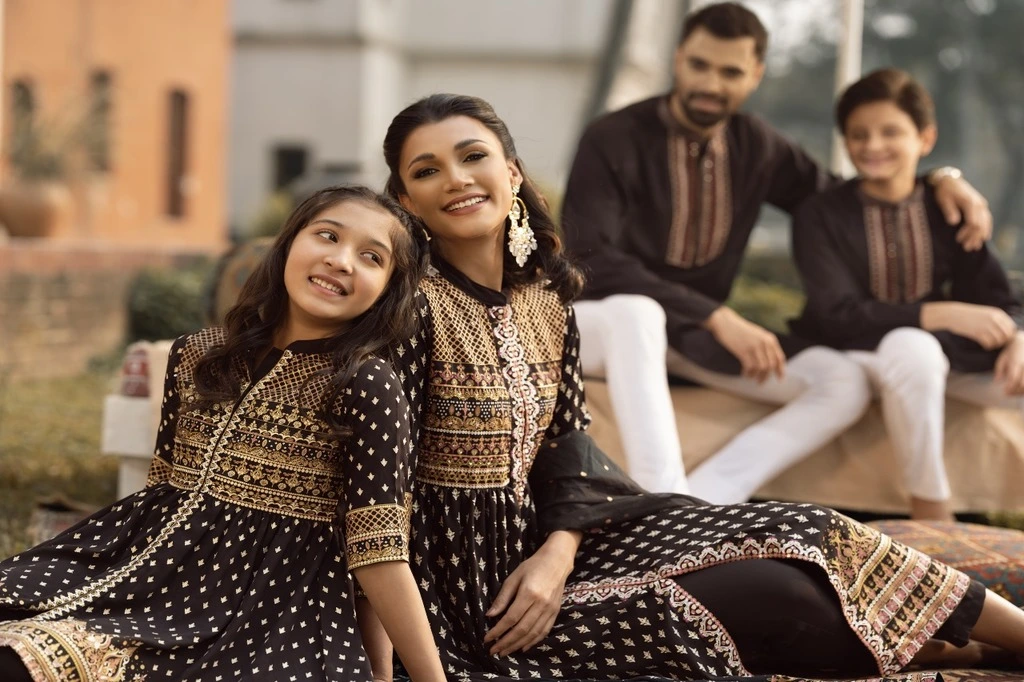 পারস্যের রুপকথায় সেজেছে 'সারা'র ঈদ কালেকশন 8 SaRa 4