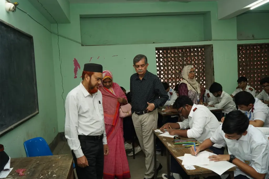 সোশ্যাল মিডিয়ায় প্রশ্নফাঁসের তথ্য ছড়ালে দায় নিতে হবে: শিক্ষা উপদেষ্টা 6 center