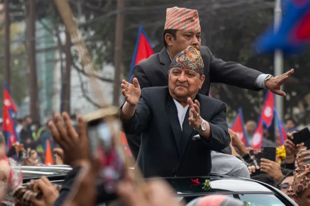 রাজতন্ত্র থেকে গণতন্ত্র, আবারও কি রাজতন্ত্রে ফিরছে নেপাল 6 nepal monarchy