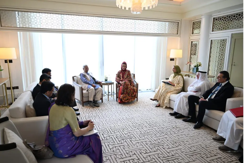 কাতারের আমিরের মায়ের সঙ্গে প্রধান উপদেষ্টার বৈঠক 6 দোহায় ইউনূস