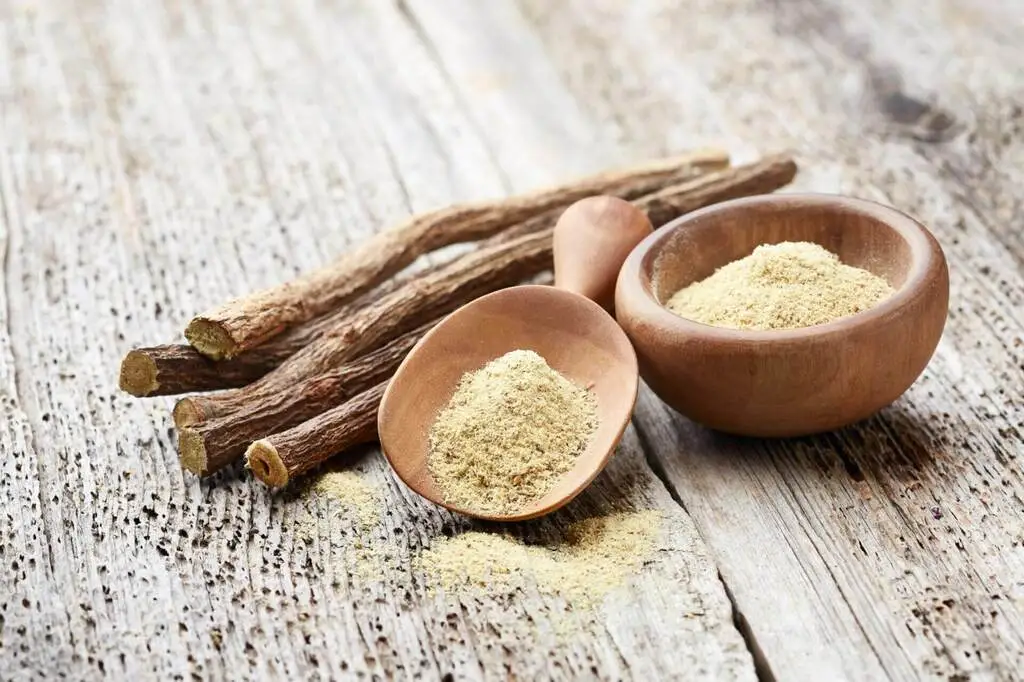 ত্বকের যত্নে যষ্ঠিমধুর জাদু 6 licorice powder with dry roots o