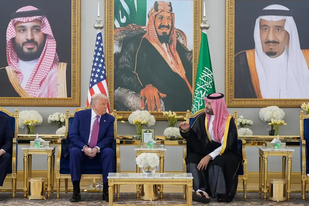 সৌদি আরব পৌঁছেছেন ডোনাল্ড ট্রাম্প 7 trump2