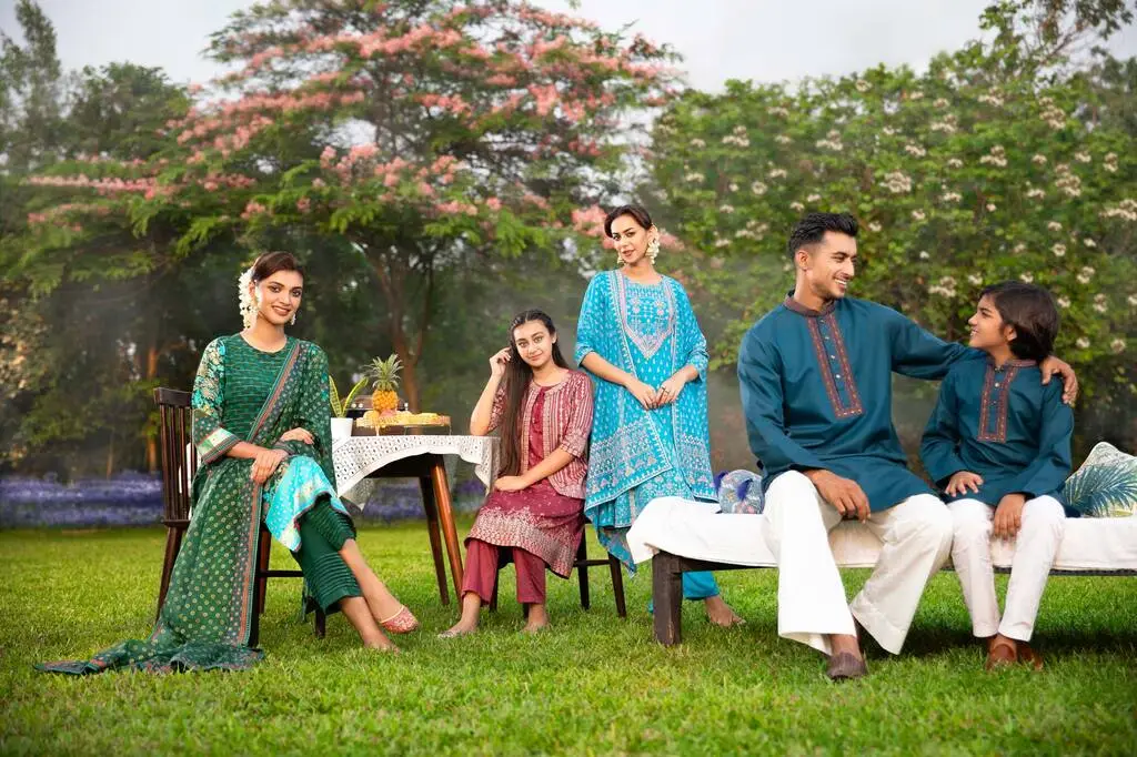 ‘রুটস অফ এ্যালিগ্যান্স’ থিমে সারা’র বাহারি ঈদ পোশাক 6 FK0A7866 Small