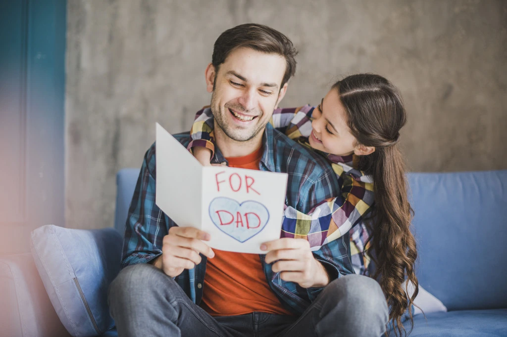 যেভাবে এলো বাবা দিবস 7 fathers day concept with daughte