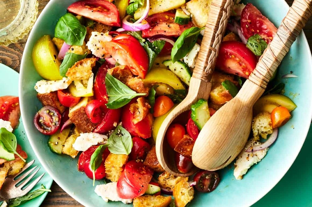 বিশ্বসেরা ১০ সালাদ 6 panzanella