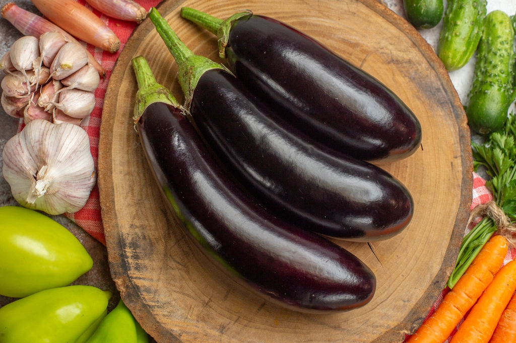 কোরিয়ান স্কিনকেয়ারে বেগুন বিপ্লব 6 top view fresh vegetables compos