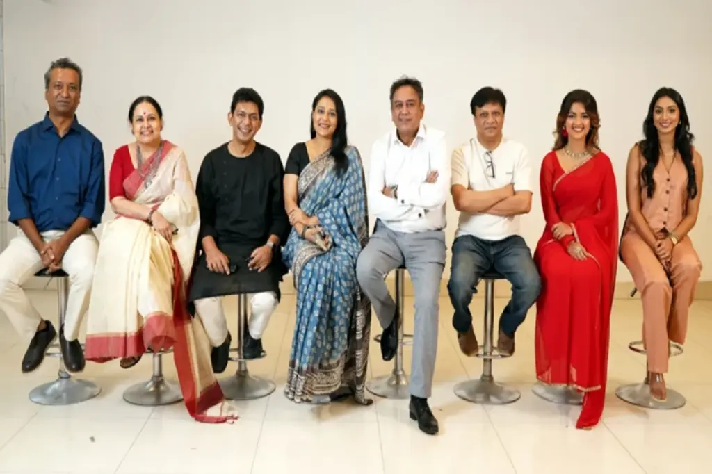 উৎসবের আনন্দে বিশেষ প্রদর্শনী 6 উৎসব ছবি